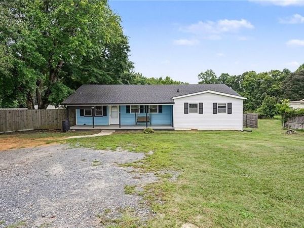 757 S Stout Street , Randleman, NC 27317
