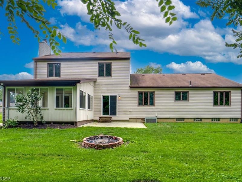 369 Homewood Avenue, Akron, OH 44312 Photo 2