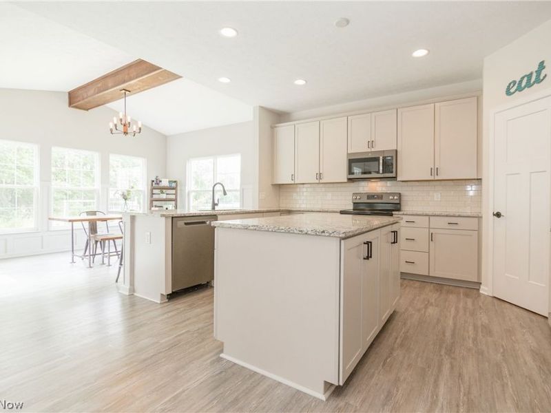37456 W Fenwick Drive, North Ridgeville, OH 44039 Photo 17