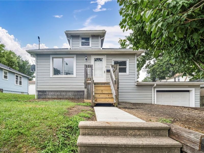 374 Frazier Avenue, Akron, OH 44305 Photo 1