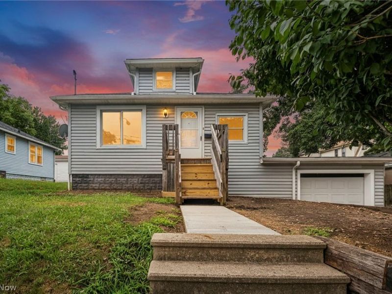 374 Frazier Avenue, Akron, OH 44305 Photo 2