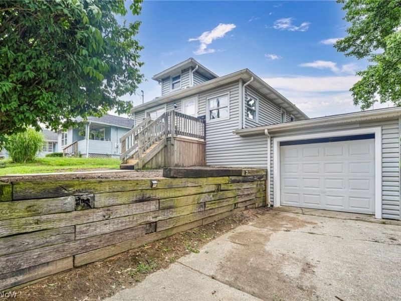 374 Frazier Avenue, Akron, OH 44305 Photo 4