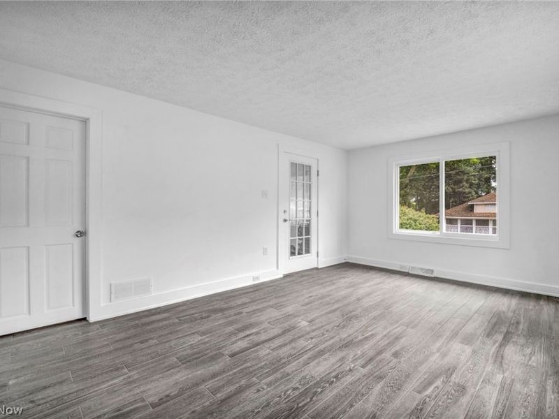 374 Frazier Avenue, Akron, OH 44305 Photo 8