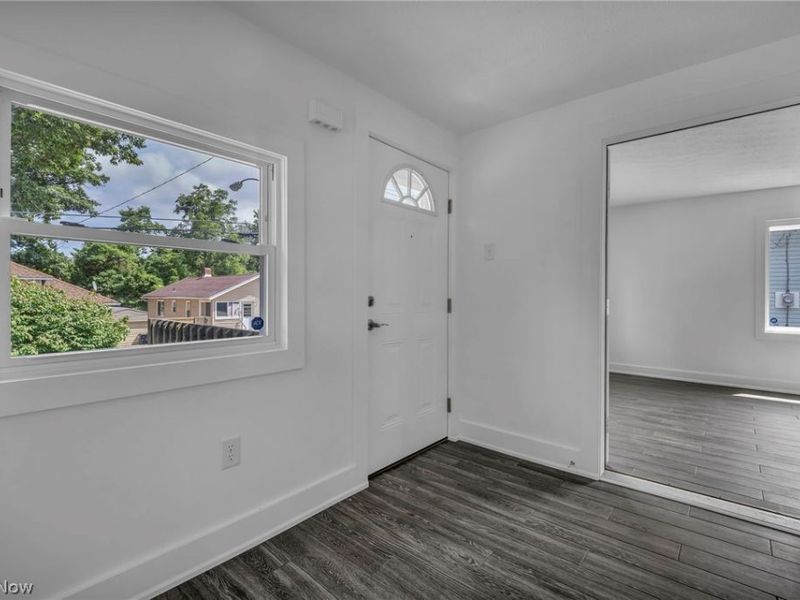 374 Frazier Avenue, Akron, OH 44305 Photo 8