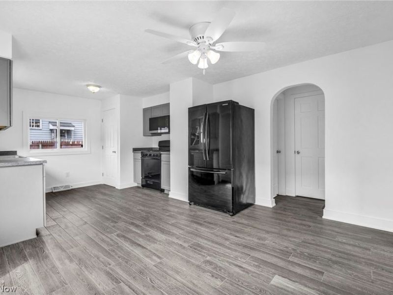 374 Frazier Avenue, Akron, OH 44305 Photo 9