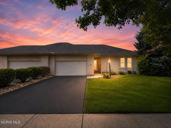 2547 Lake Vista Drive, Toledo, OH 43614