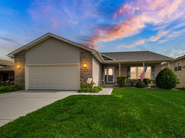 8735 E 124th Place , Crown Point, IN 46307