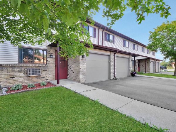 1141 Vogt DRIVE, Unit 3, West Bend, WI 53095