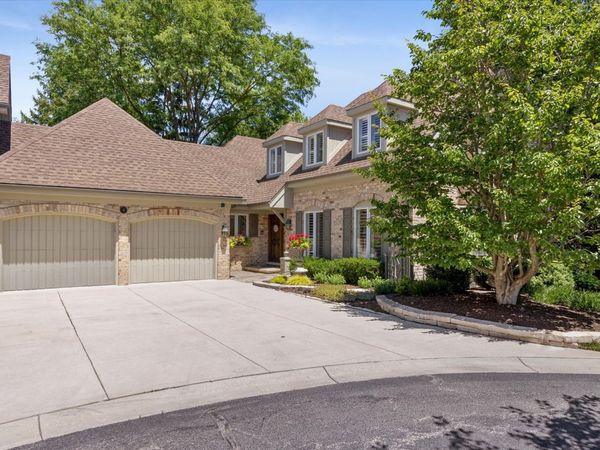 9 Tartan Road , Burr Ridge, IL 60527