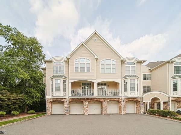604 Turlington Ct, Livingston, NJ 07039