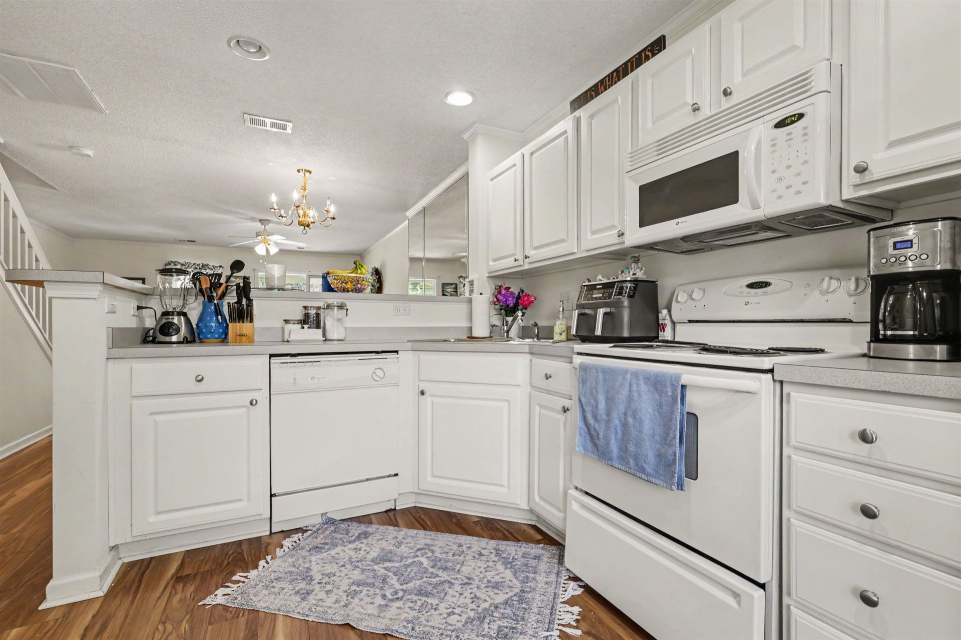 1022 Pinnacle Ln. Photo 6