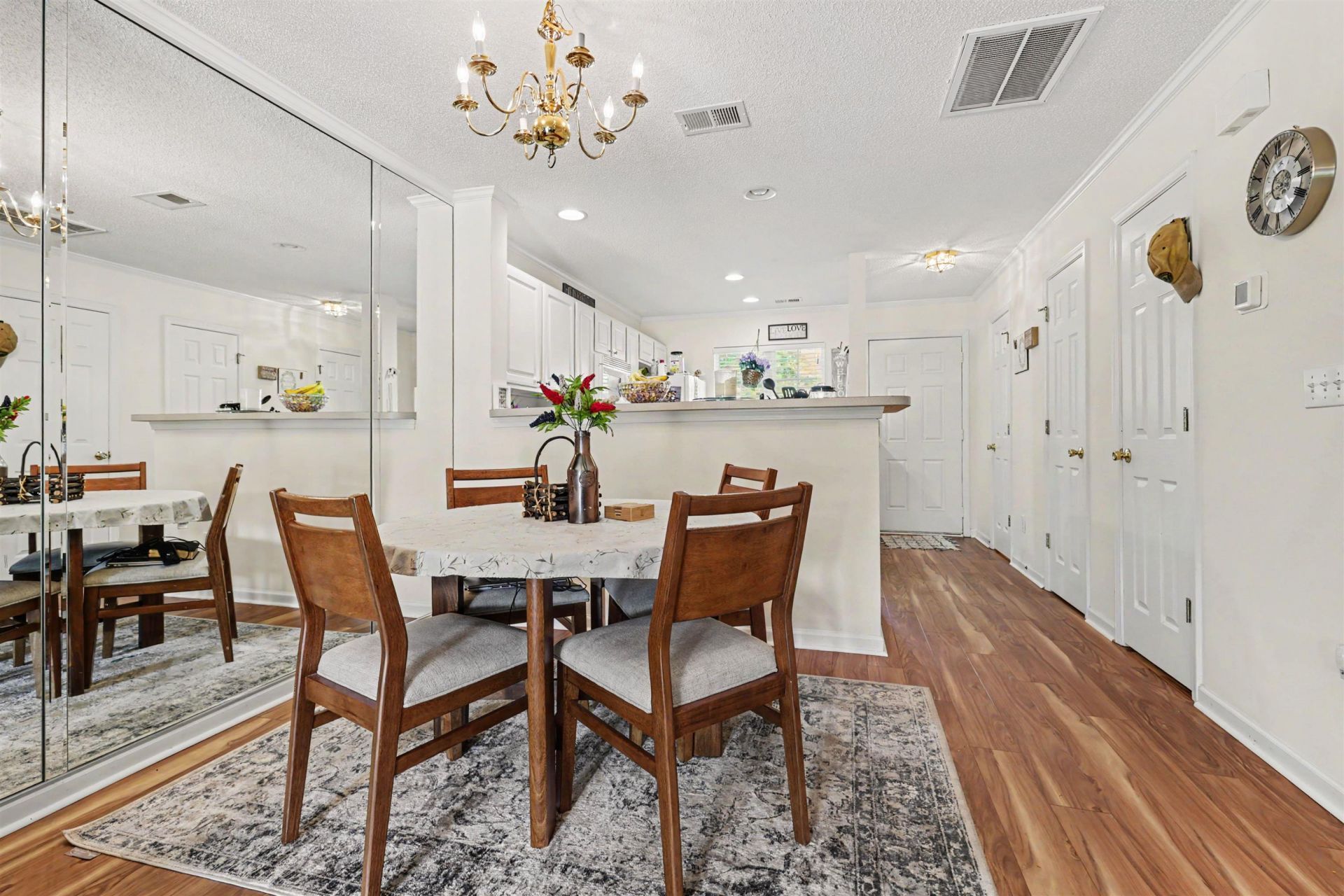 1022 Pinnacle Ln. Photo 9