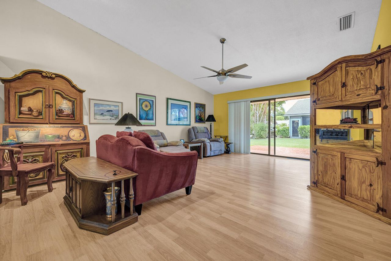 8 Eaton Place, Boynton Beach, FL 33426 Photo