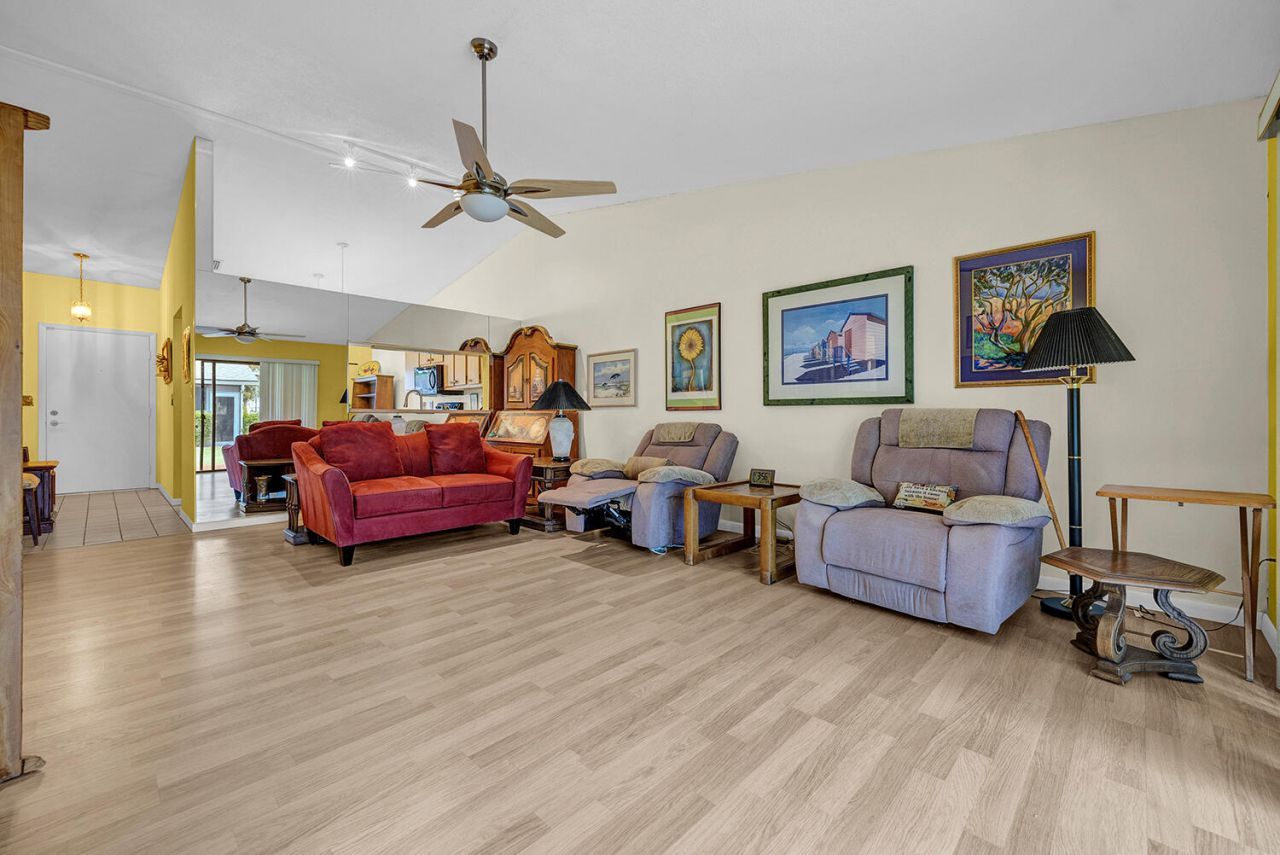 8 Eaton Place, Boynton Beach, FL 33426 Photo