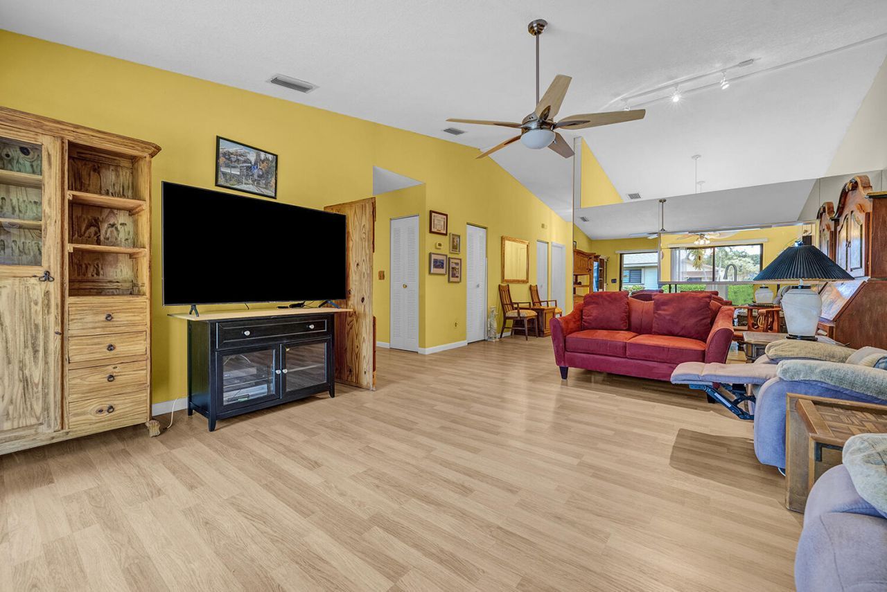 8 Eaton Place, Boynton Beach, FL 33426 Photo