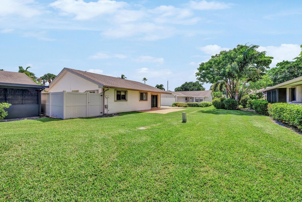 8 Eaton Place, Boynton Beach, FL 33426 Photo