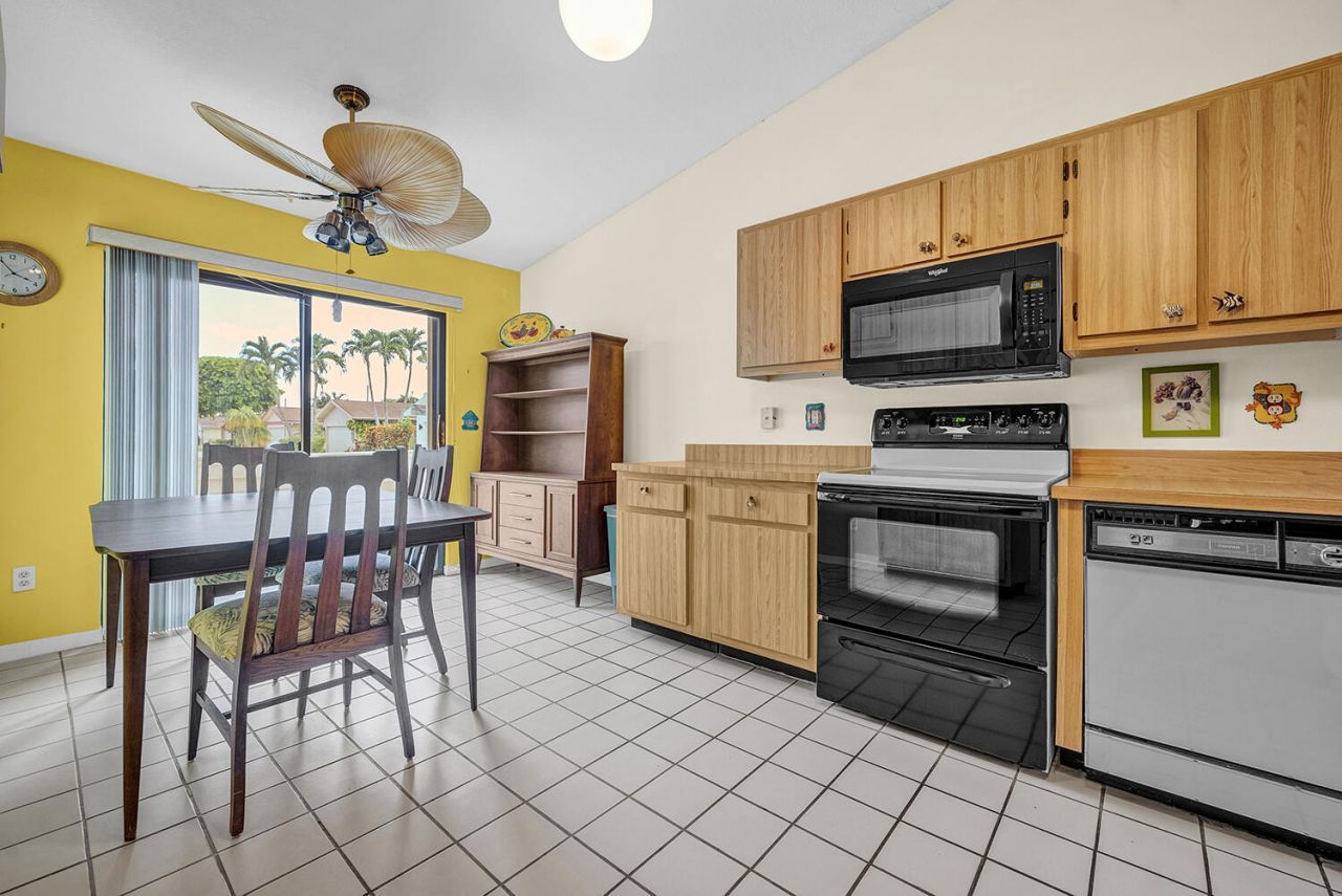 8 Eaton Place, Boynton Beach, FL 33426 Photo
