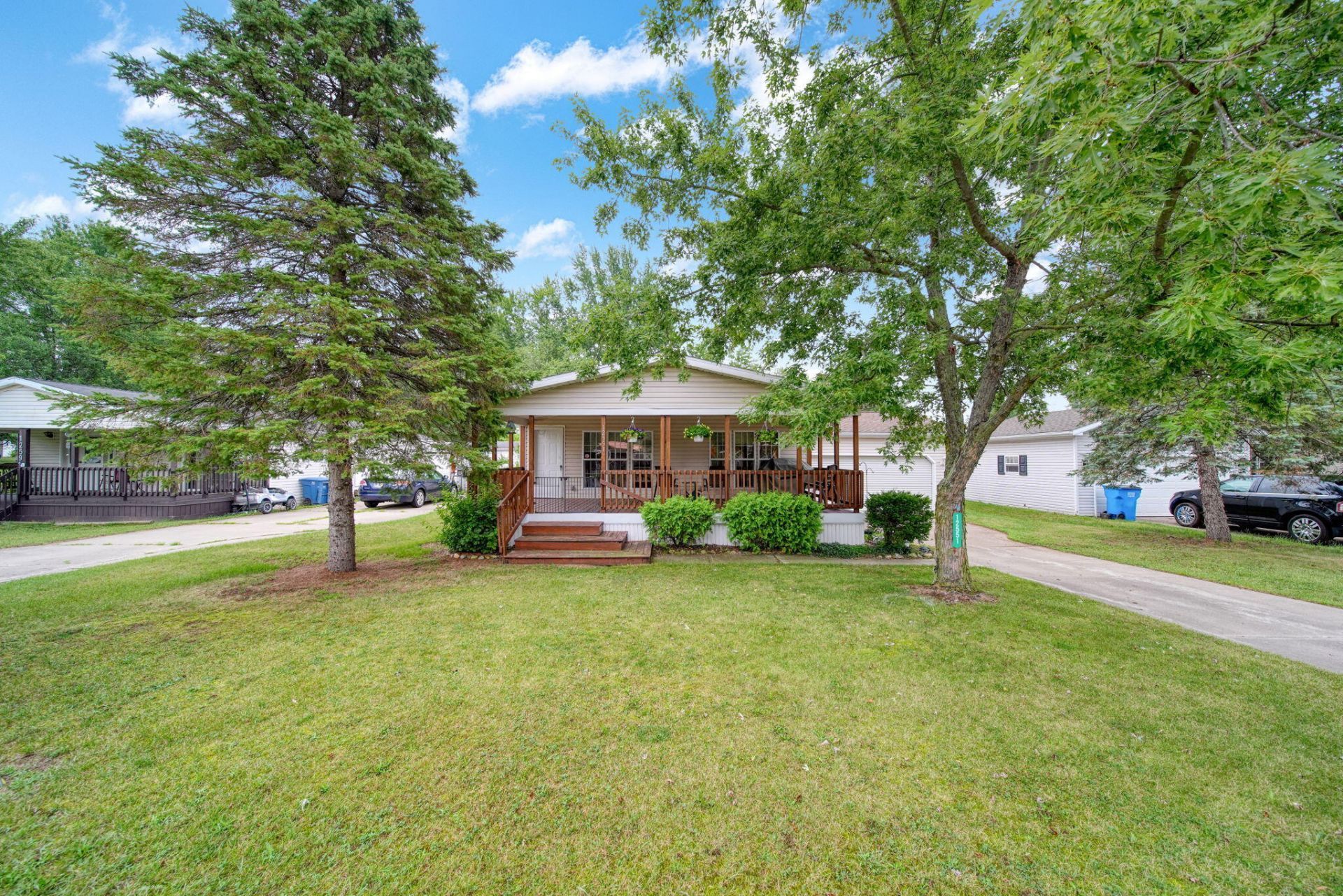 12551 Sheffield Drive, Somerset Center, MI 49282 Main Photo