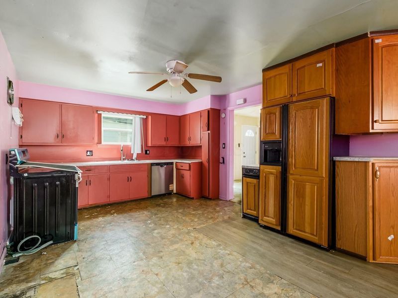 1018 E 19th Avenue , Columbus, OH 43211 Photo 16