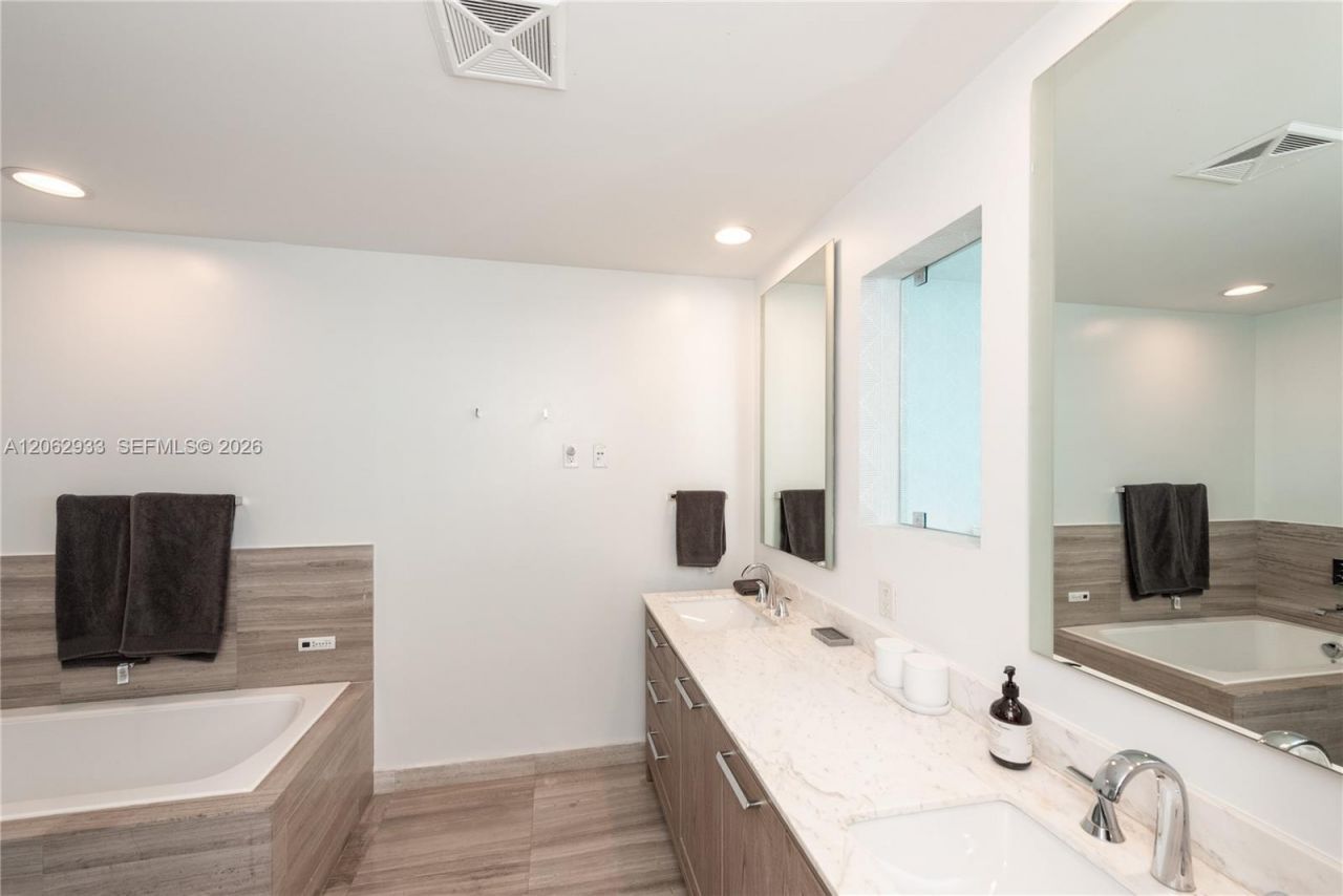 360 Ocean Dr , Unit 904S, Key Biscayne, FL 33149 Photo