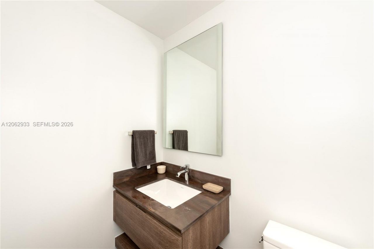 360 Ocean Dr , Unit 904S, Key Biscayne, FL 33149 Photo