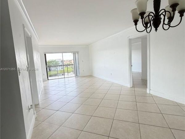 1350 SW 122nd Ave, Unit 404, Miami, FL 33184