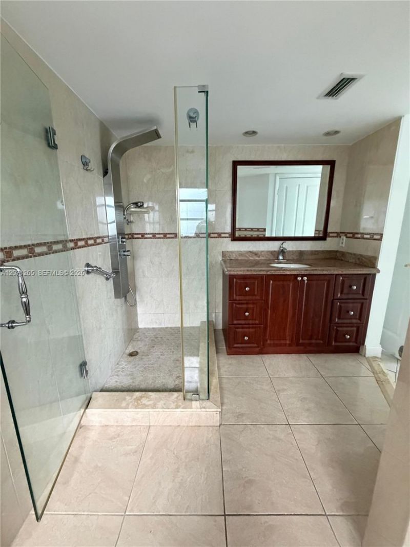 1350 SW 122nd Ave, Unit 404, Miami, FL 33184 Photo