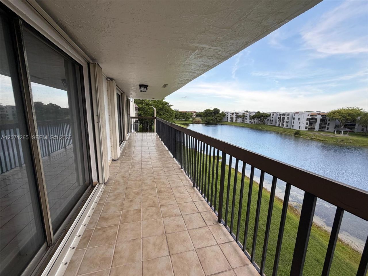 1350 SW 122nd Ave, Unit 404, Miami, FL 33184 Photo