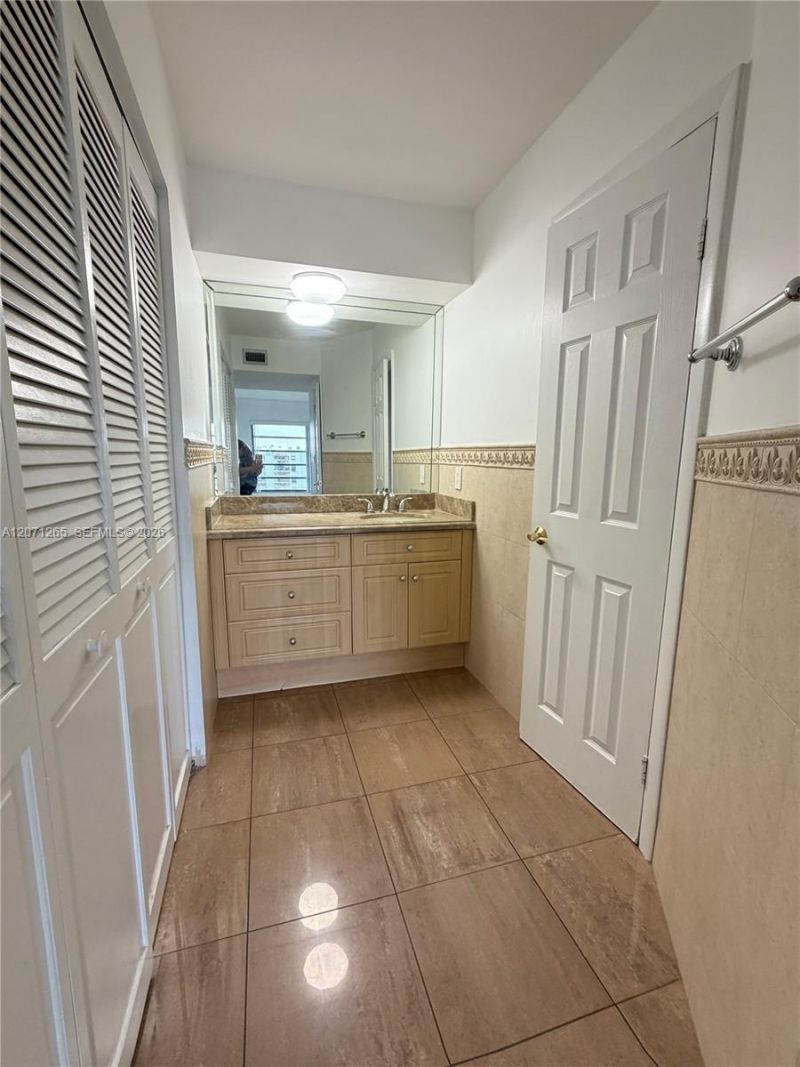 1350 SW 122nd Ave, Unit 404, Miami, FL 33184 Photo