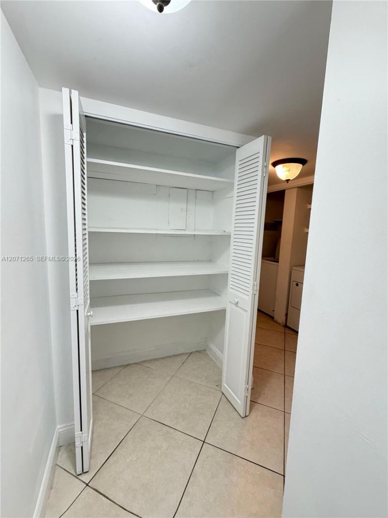 1350 SW 122nd Ave, Unit 404, Miami, FL 33184 Photo