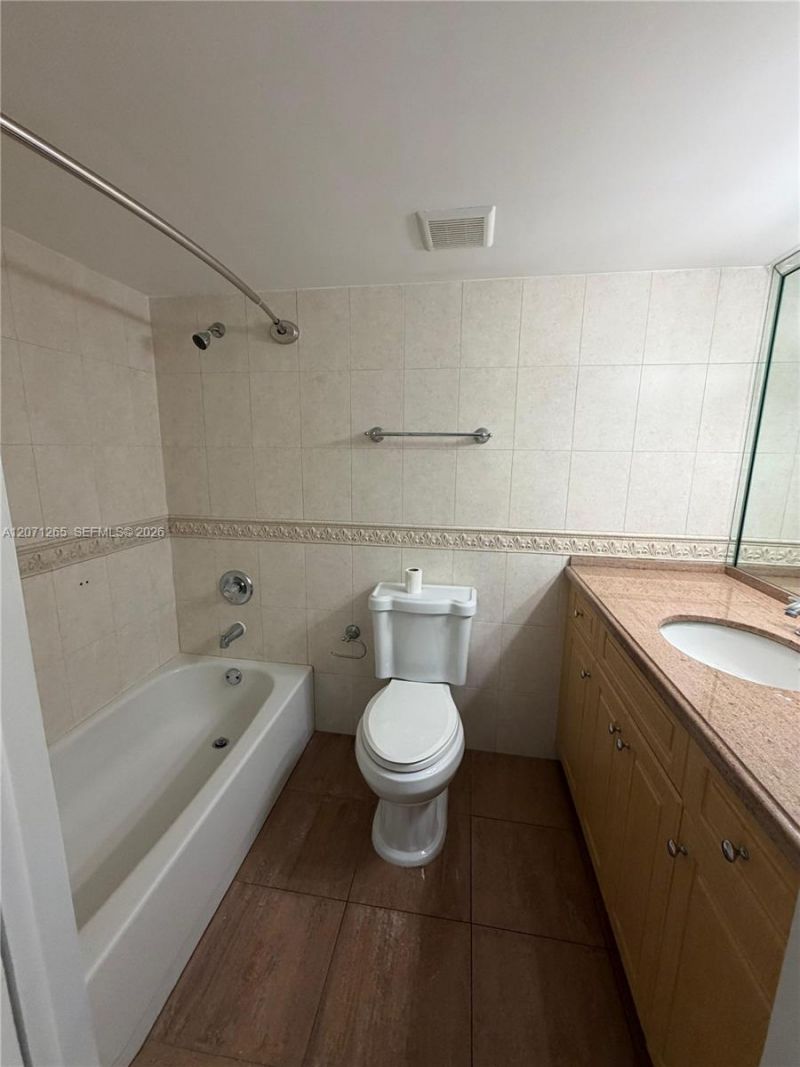 1350 SW 122nd Ave, Unit 404, Miami, FL 33184 Photo