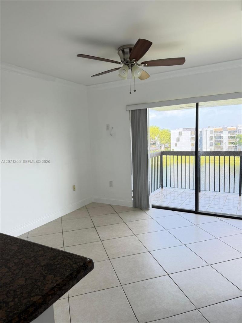 1350 SW 122nd Ave, Unit 404, Miami, FL 33184 Photo