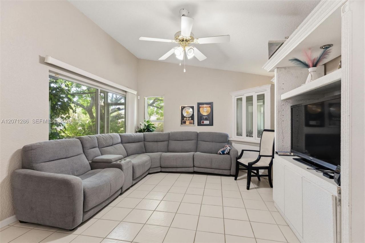 3211 NW 123 Ave, Coral Springs, FL 33065 Photo