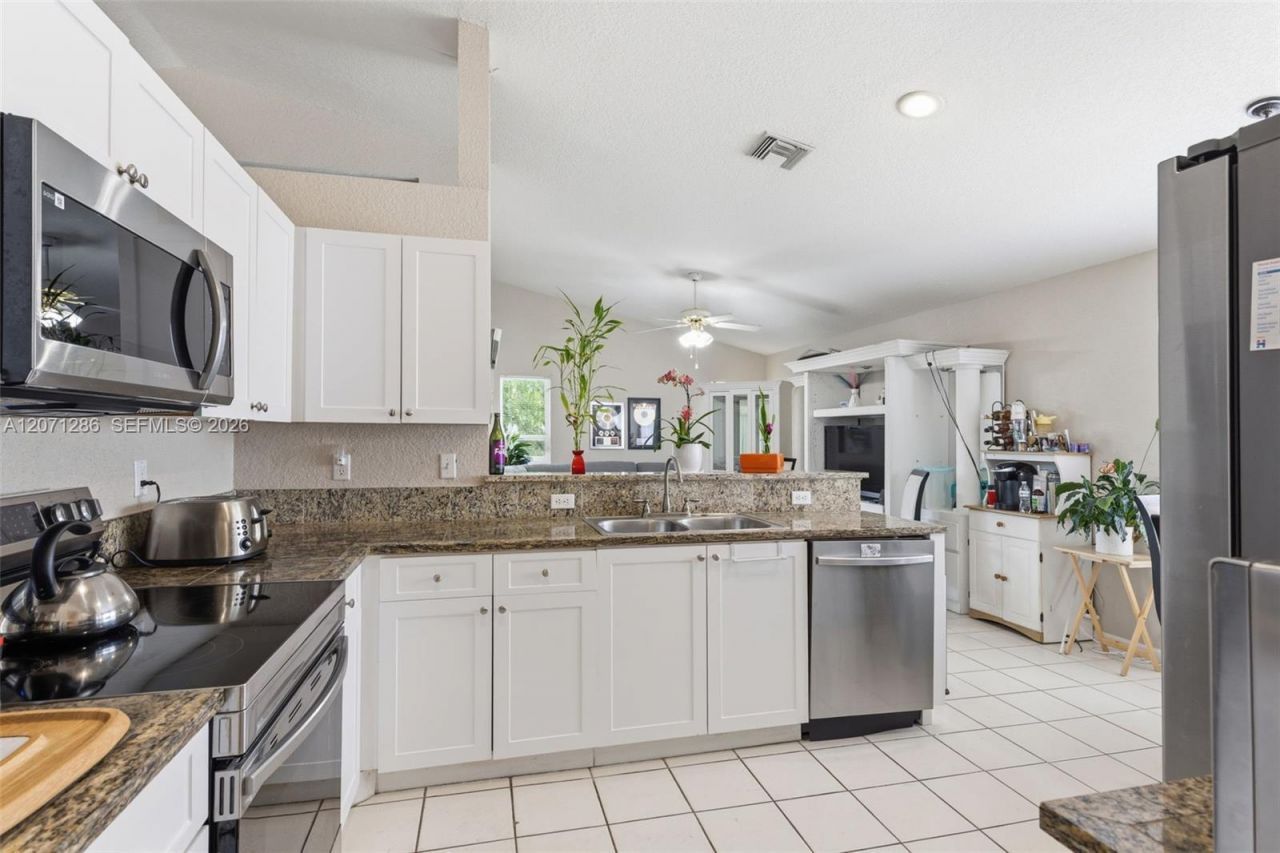 3211 NW 123 Ave, Coral Springs, FL 33065 Photo