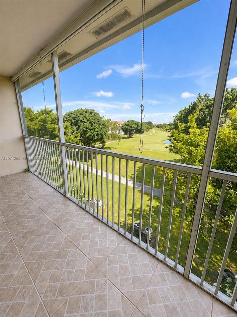 13450 SW 3rd St , Unit 404D, Pembroke Pines, FL 33027 Photo