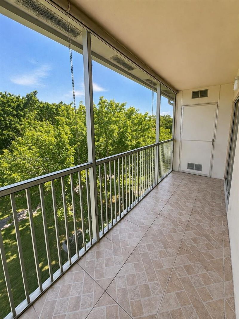 13450 SW 3rd St , Unit 404D, Pembroke Pines, FL 33027 Photo