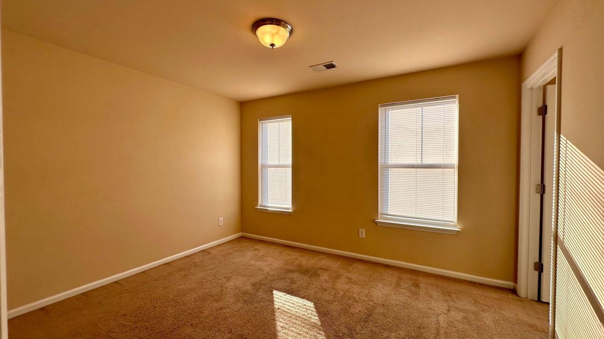 1592 Bluewater Way Photo 13