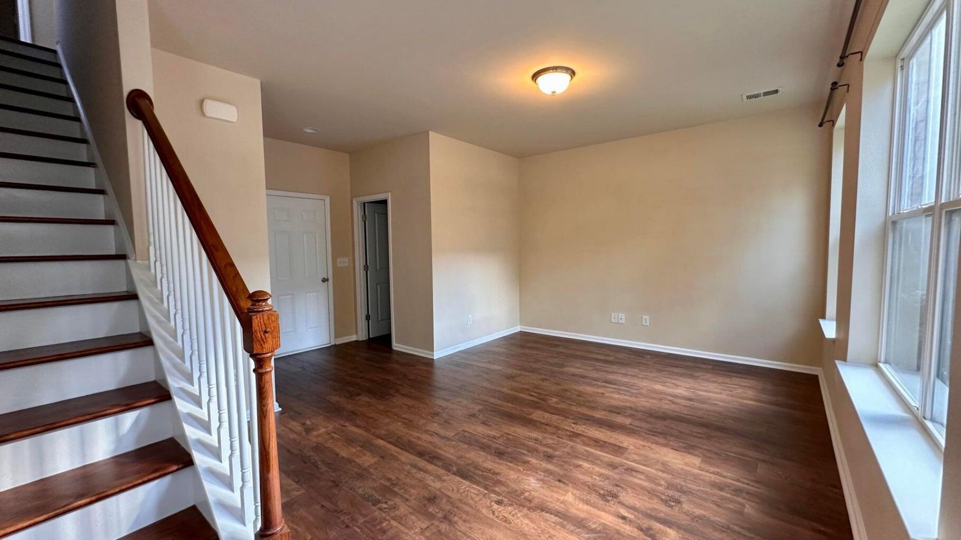 1592 Bluewater Way Photo 23