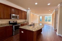 1592 Bluewater Way photo 4