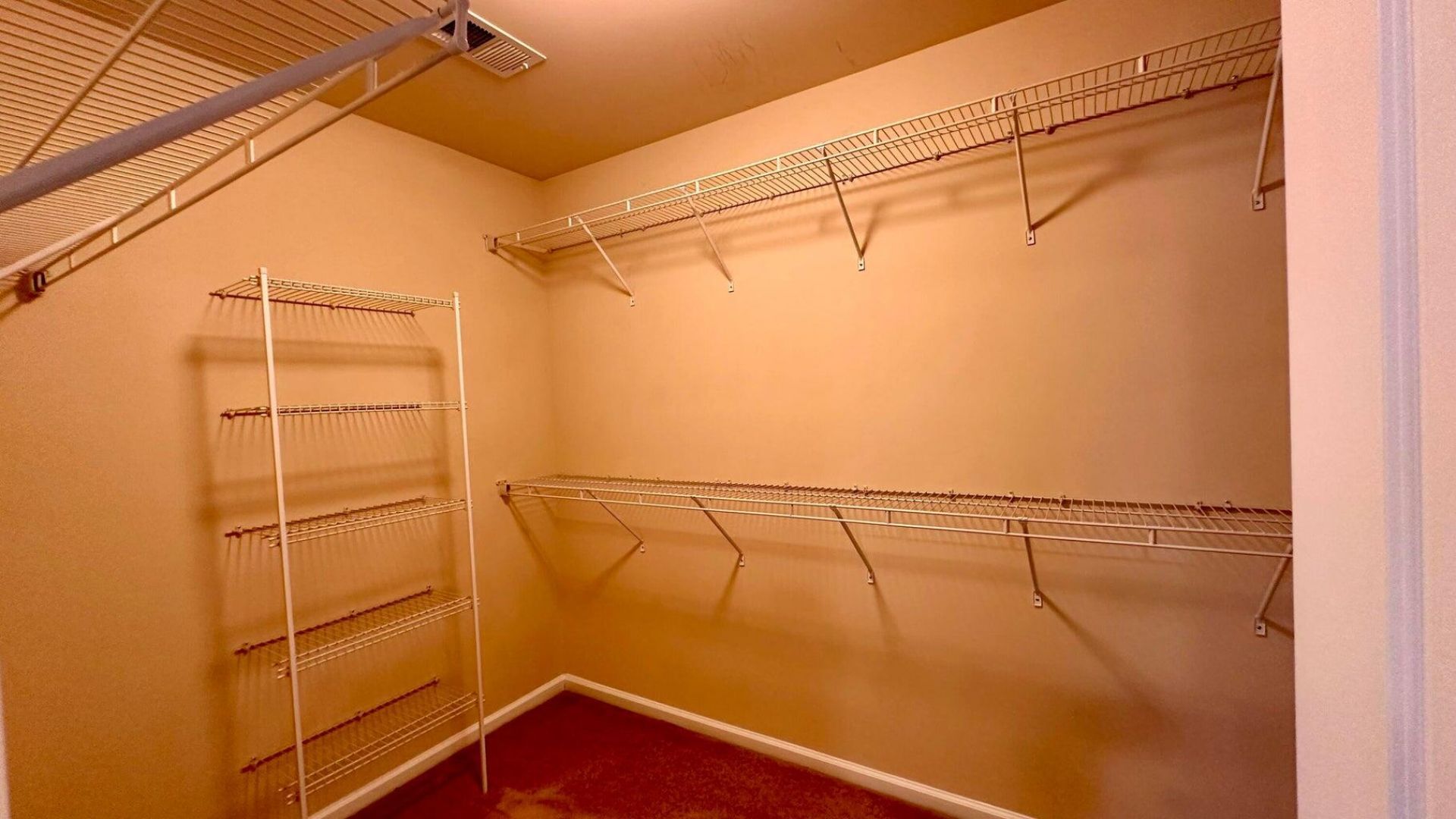 1592 Bluewater Way Photo 9