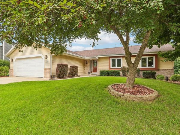 W235N6482 Outer Circle DRIVE, Sussex, WI 53089