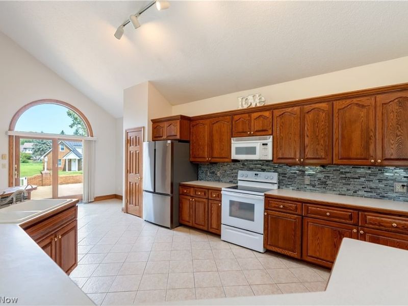 3371 Sherbrook Drive, Uniontown, OH 44685 Photo 13