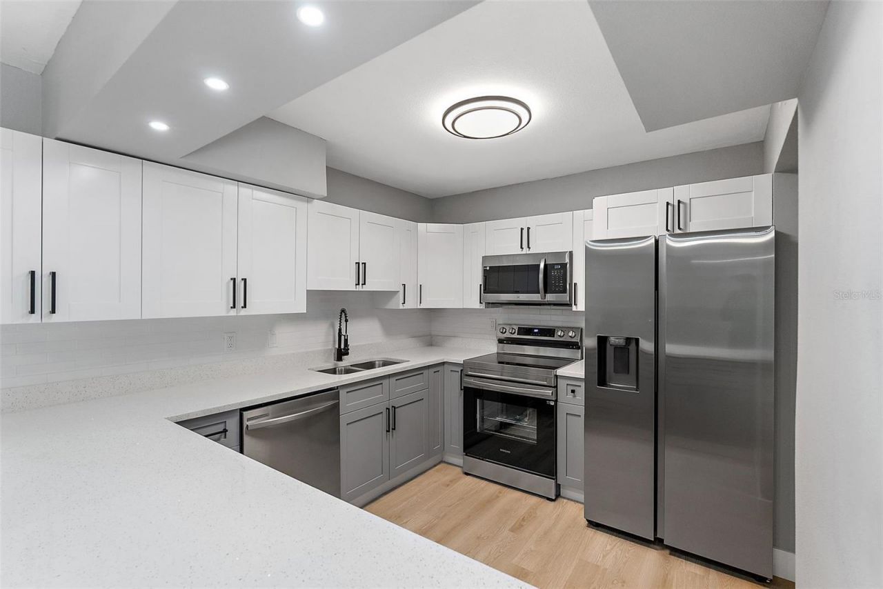 3926 Helena Street Ne, Saint Petersburg, FL 33703 Photo