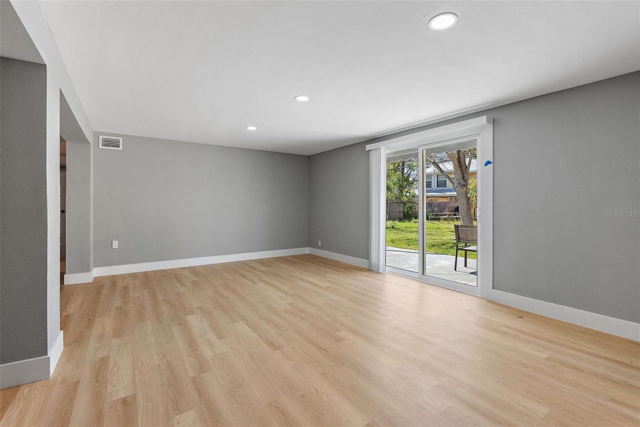3926 Helena Street Ne, Saint Petersburg, FL 33703 Photo