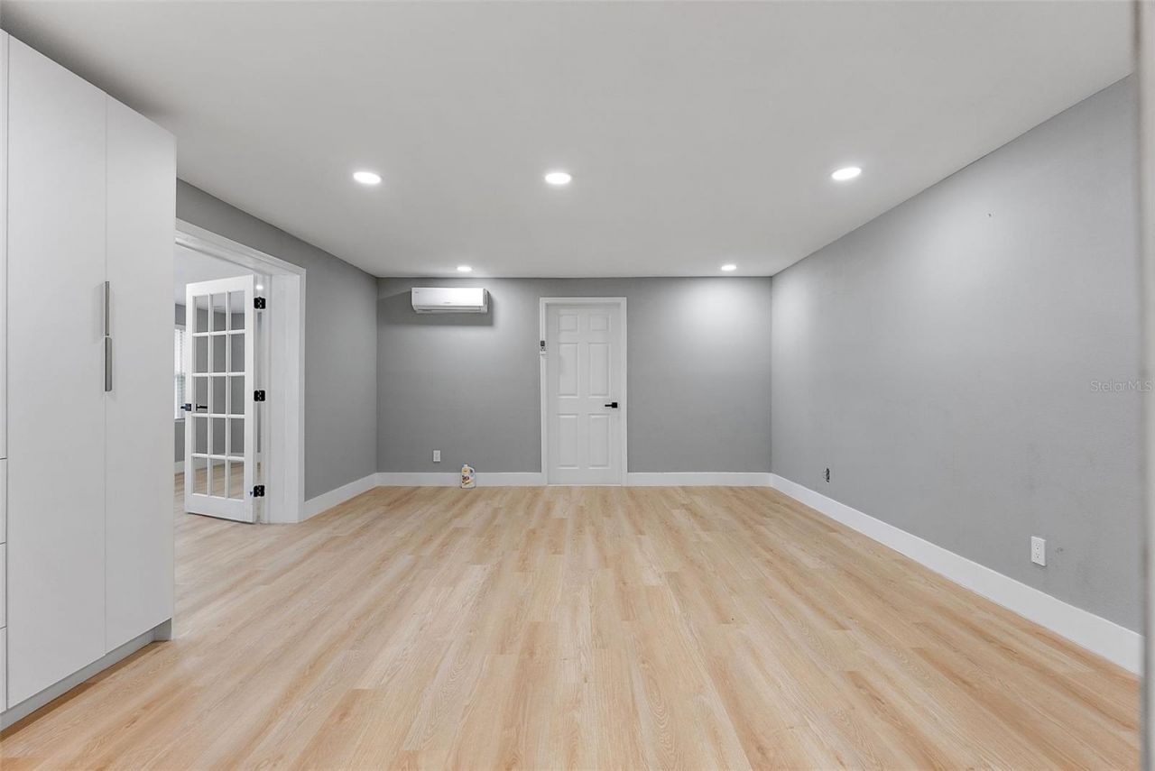 3926 Helena Street Ne, Saint Petersburg, FL 33703 Photo