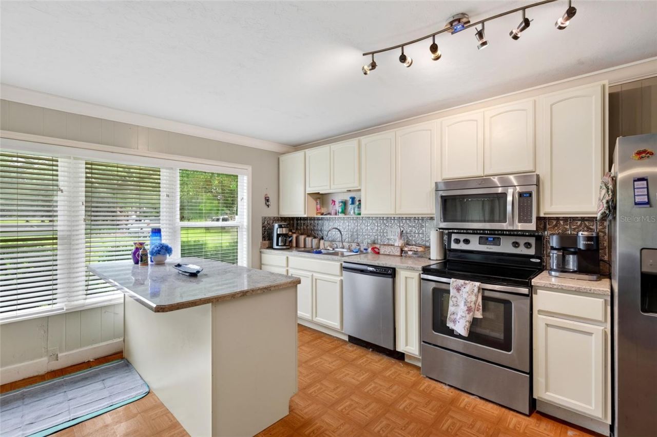 16525 SW 5th Place, Newberry, FL 32669 Photo