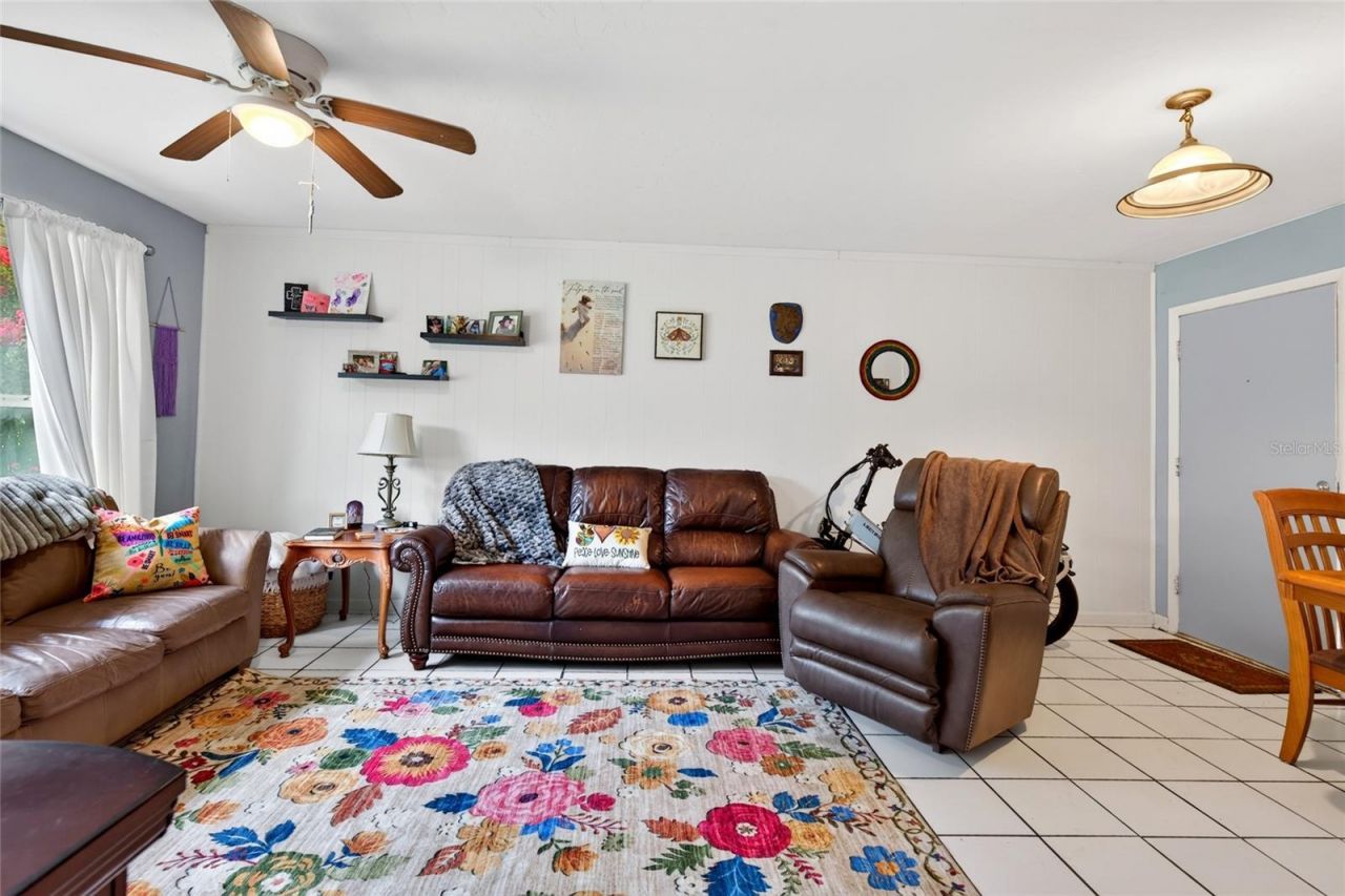 16525 SW 5th Place, Newberry, FL 32669 Photo