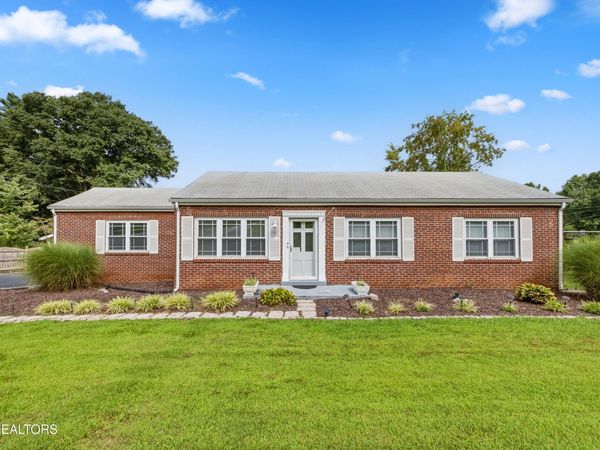 3725 Lucinda Drive, Knoxville, TN 37918