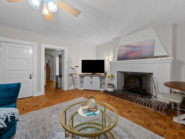 36 Elm St, Unit B, Worcester, MA 01609