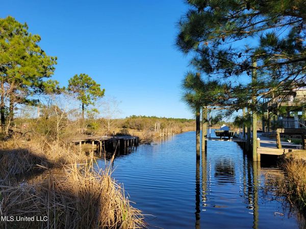 9043 St Ann Drive, Bay Saint Louis, MS 39520